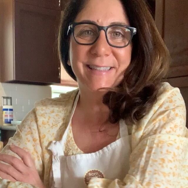 GOING👨&zwj;🍳👩&zwj;🍳LIVE! ⁣
Calling all kid chefs! Tune in today at 1pm PT on Instagram and let&rsquo;s make hand pies together! Swipe to see ingredients. ⁣
⁣
⁣
⁣
⁣
#FromScratchBakers #CookingSchoolForKids #KidsBake #KidsBakeSouthBay #KidsCookingS