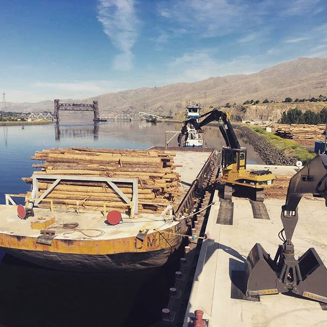 #lewiston #tugboat #barges #marineindustry