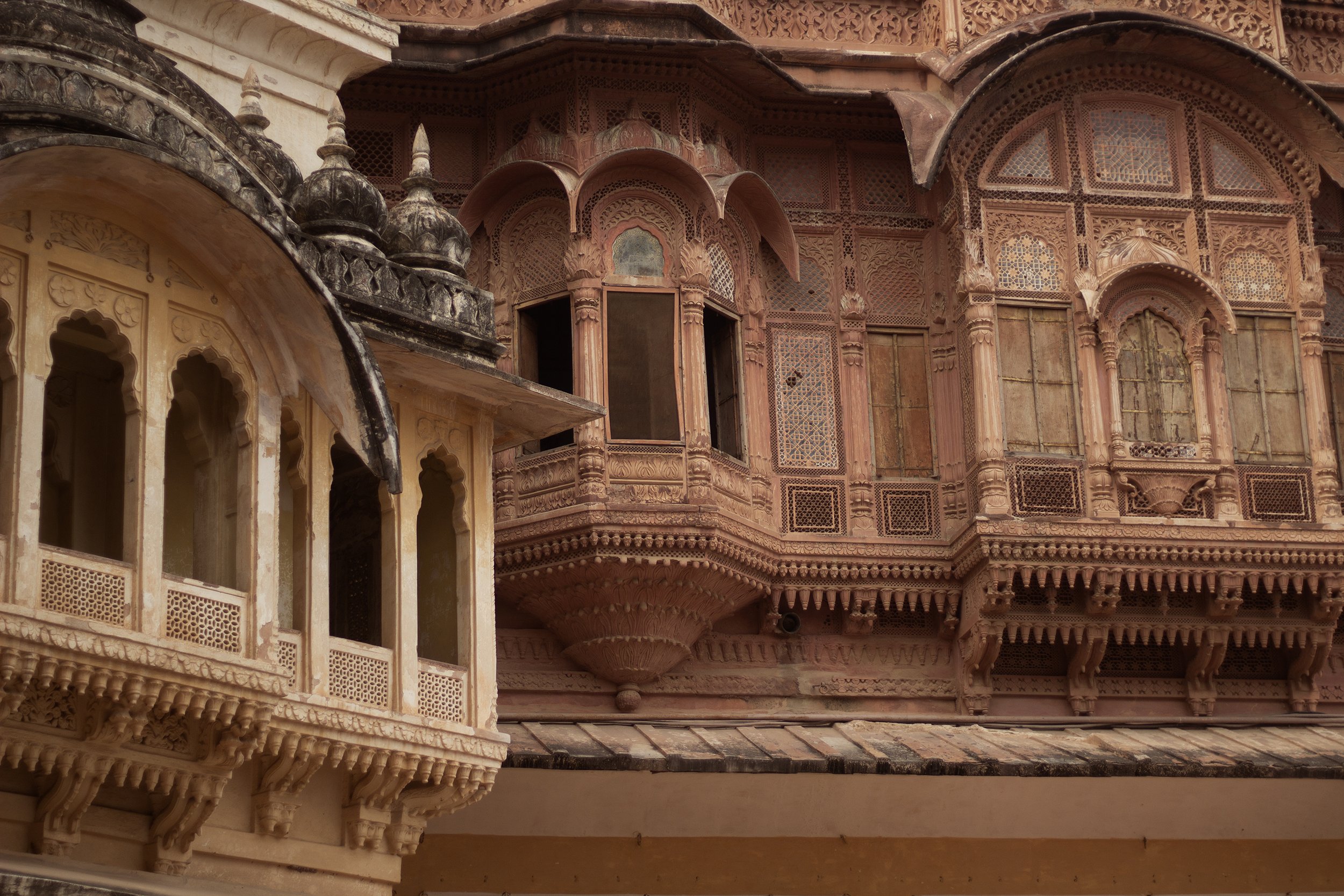 Rajasthan_palace2_sm.jpg