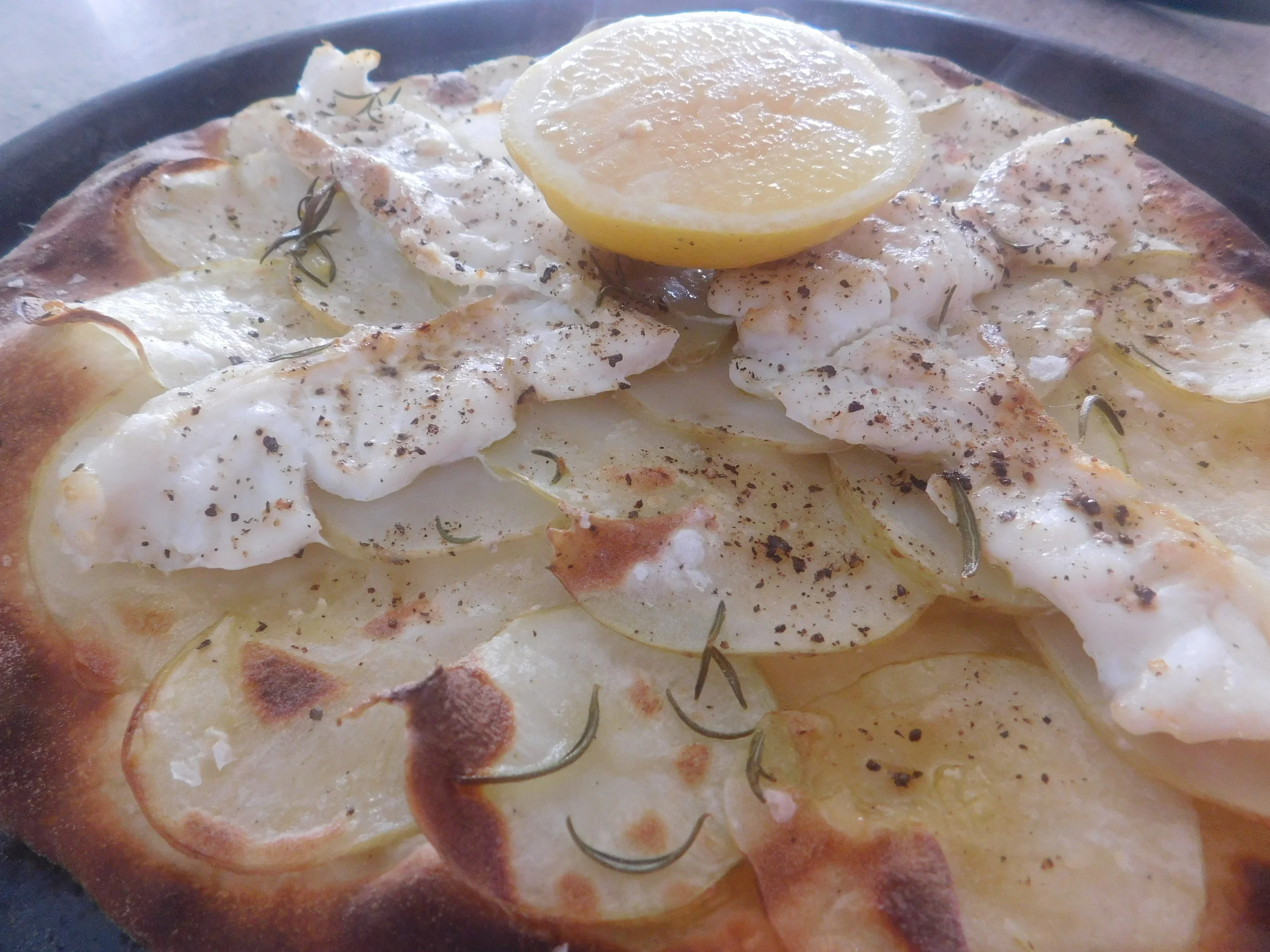 fish pizza 021.JPG