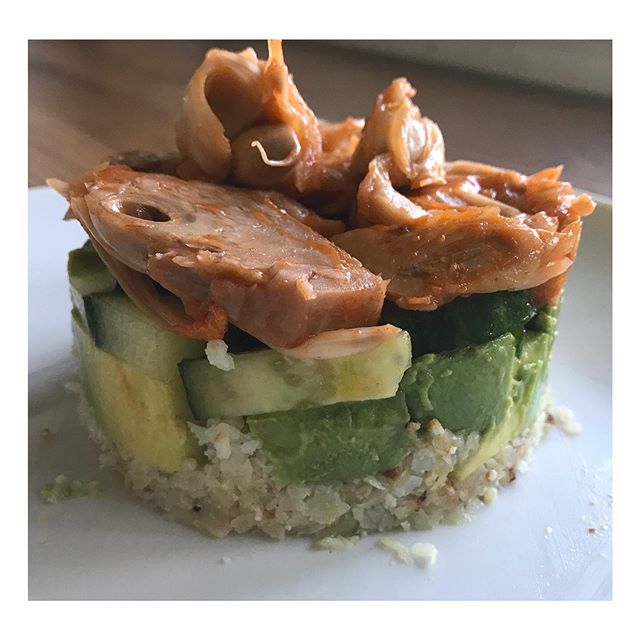 What&rsquo;s for dinner? 
Back in the kitchen today this vegan creation is saut&eacute;d cauliflower rice, avocados, cucumber and buffalo jackfruit