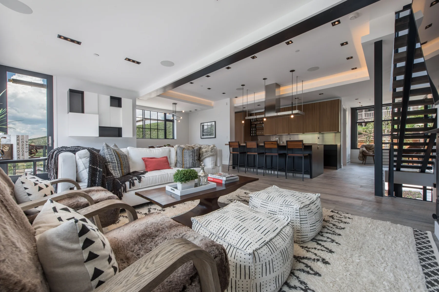 Living-Room_1800x1200_2359643.jpg