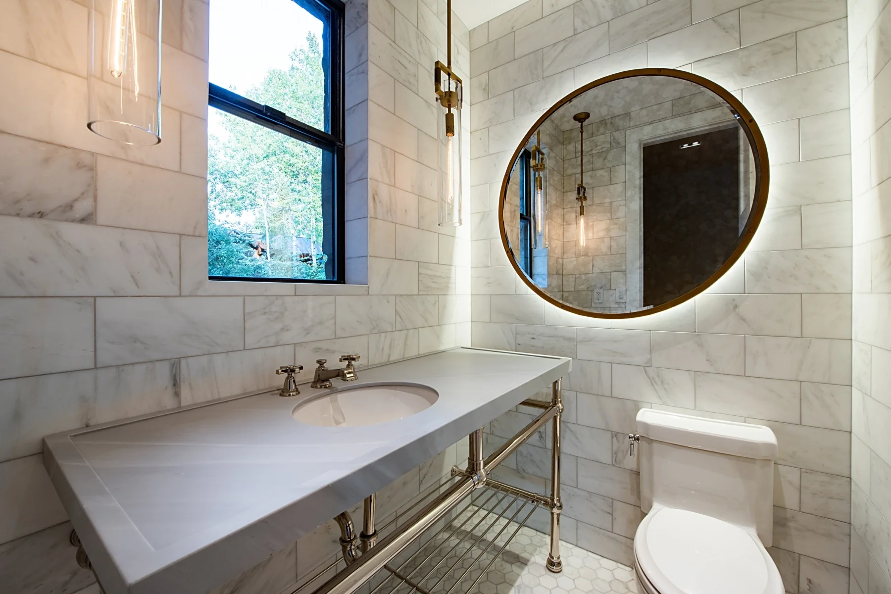 Powder-Room_1800x1200_3111593.jpg
