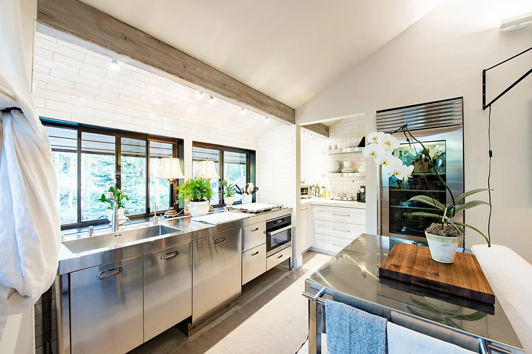Guest-Suite_1800x1200_3111549.jpg