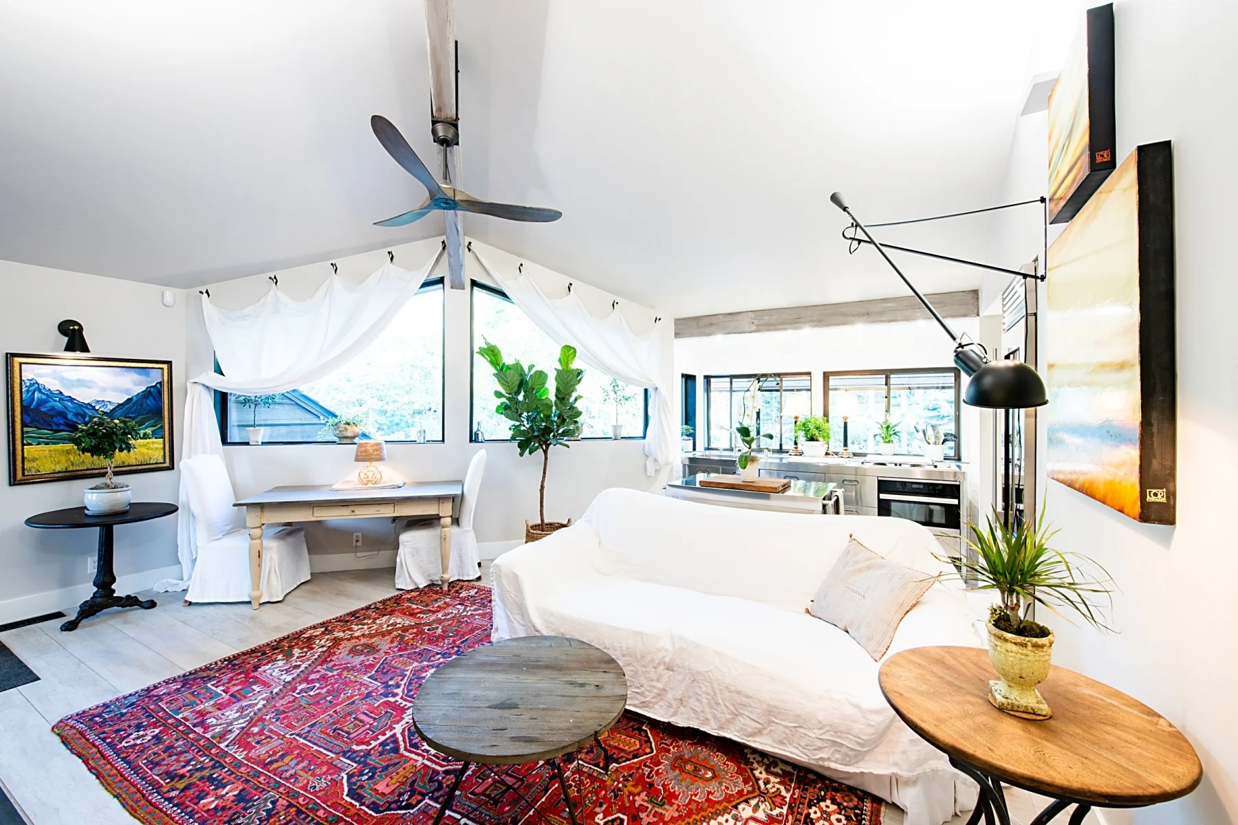 Guest-Suite_1800x1200_3111557.jpg