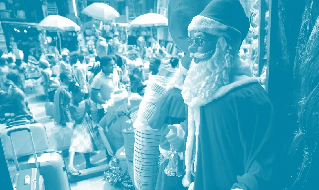 santa-at-a-lagos-market-e1510331570407.jpg