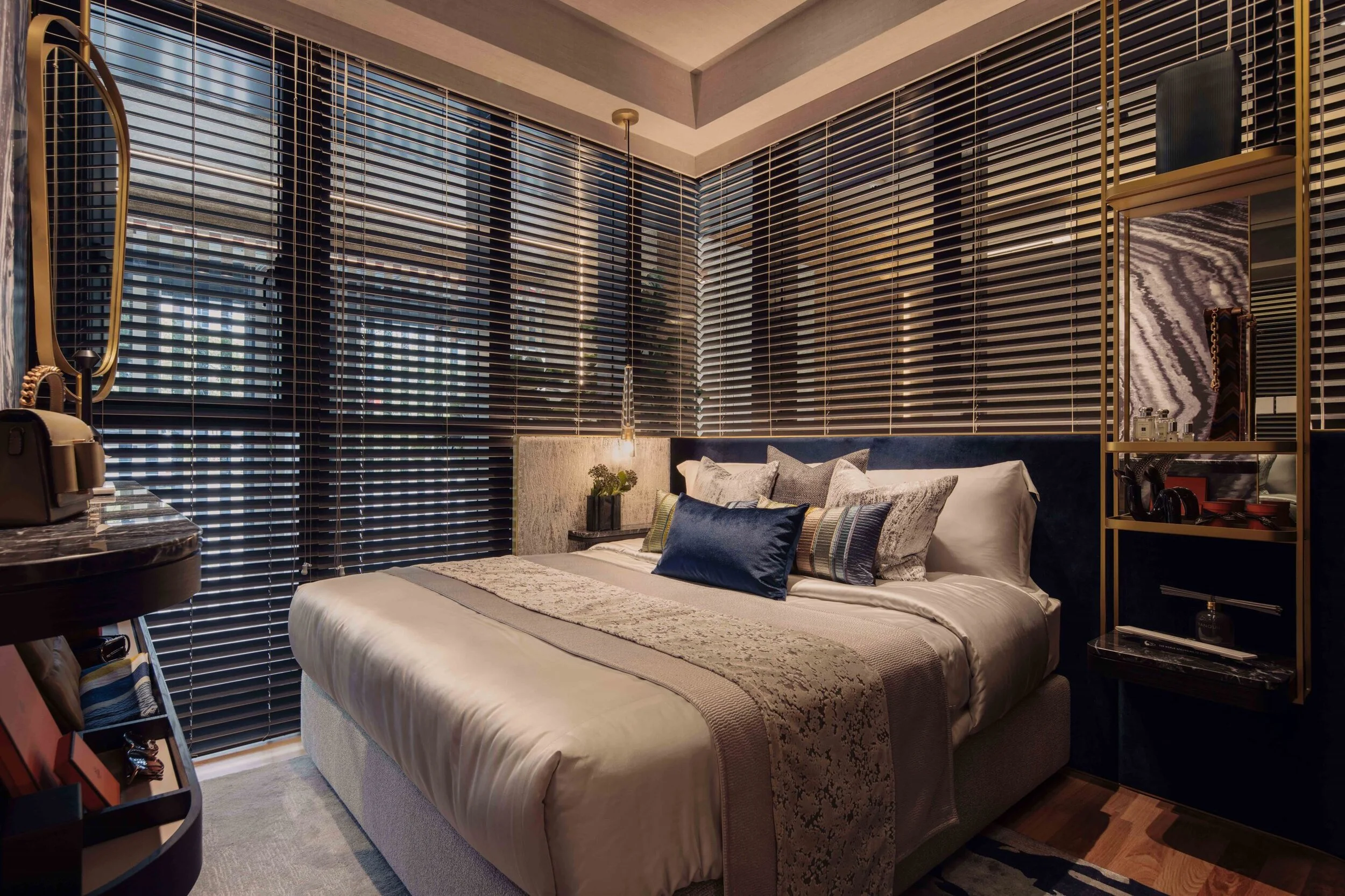 FYVE DERBYSHIRE 2.JPG