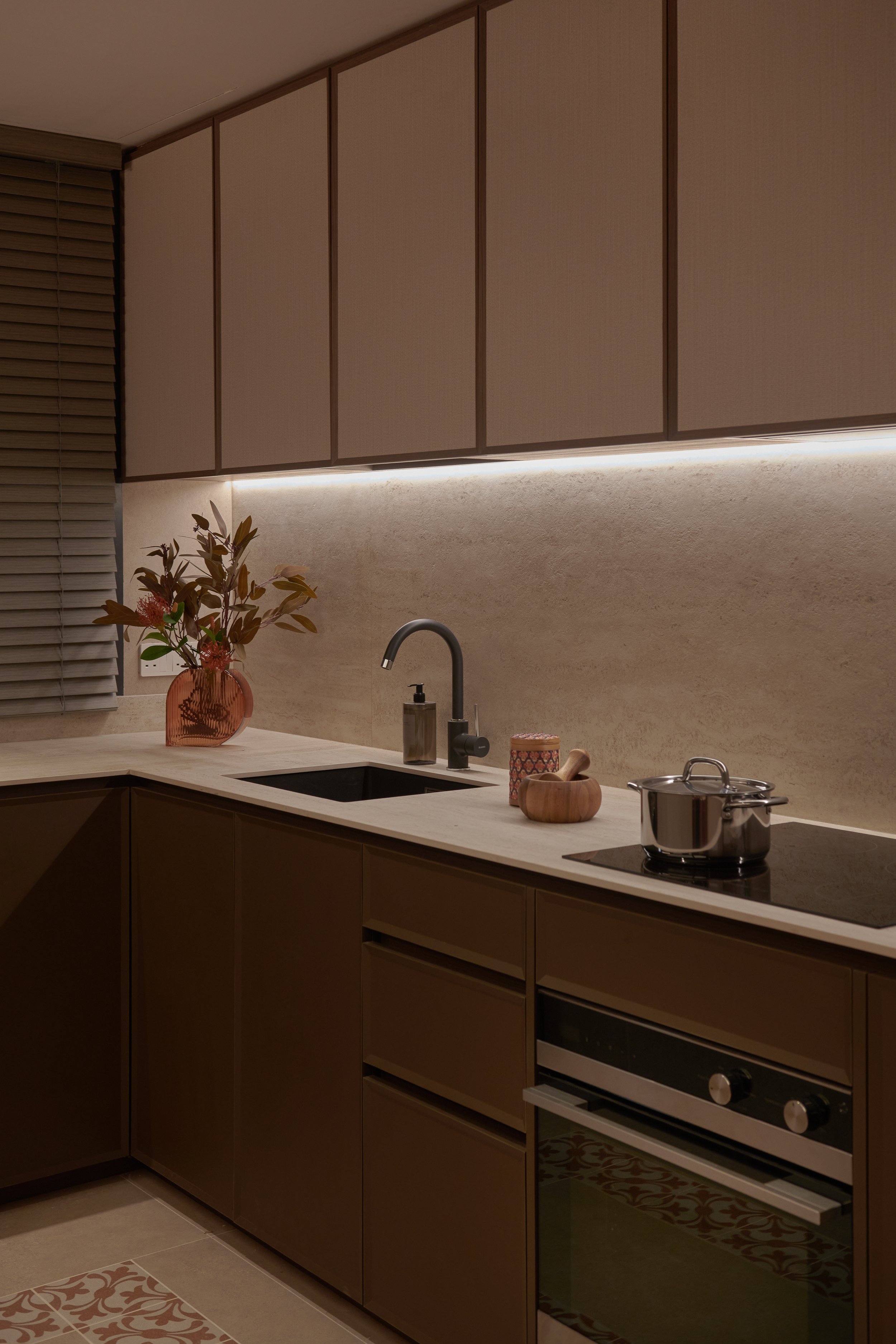 Hires 6000px Showflat 1132.jpg