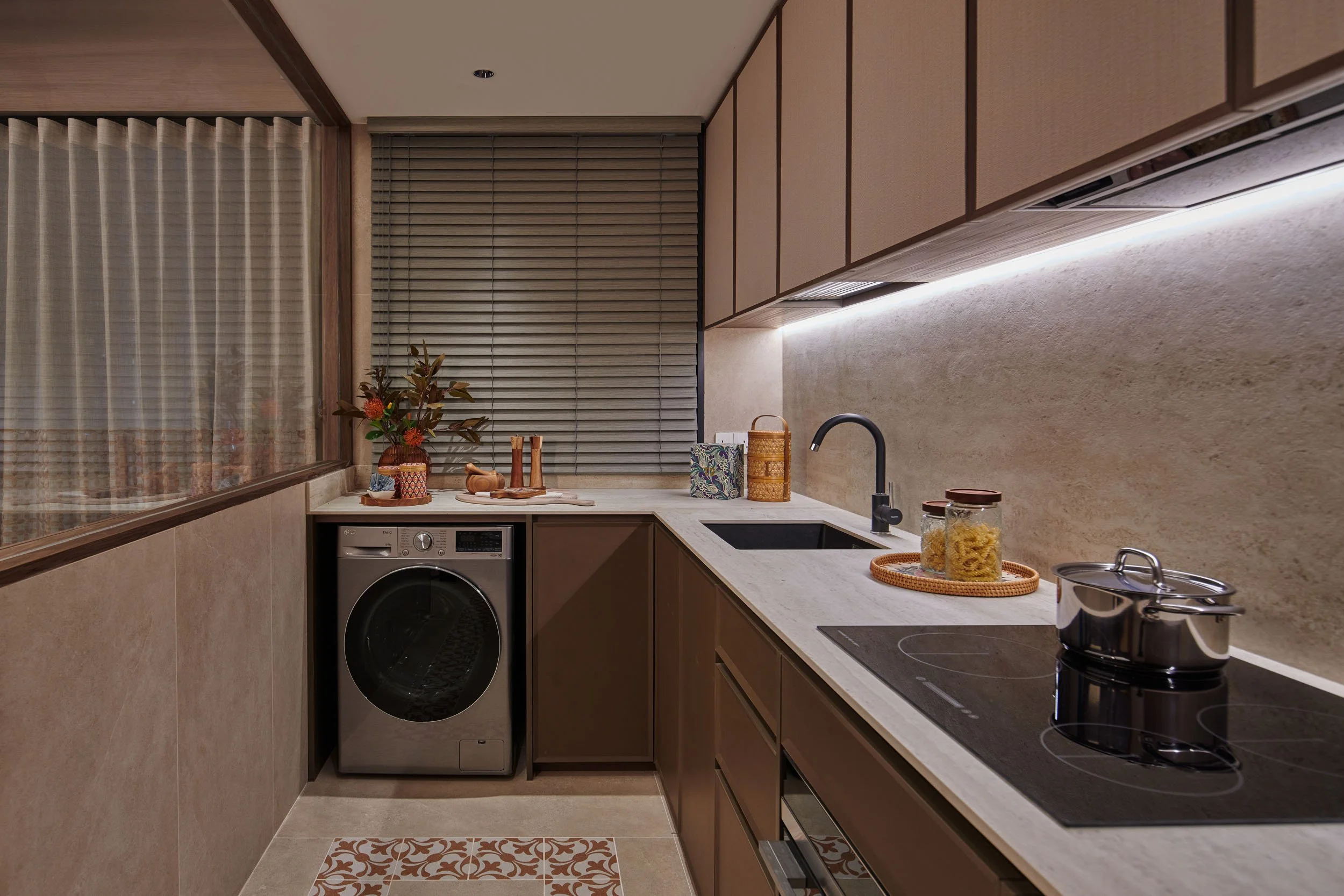 Hires 6000px Showflat 111.jpg