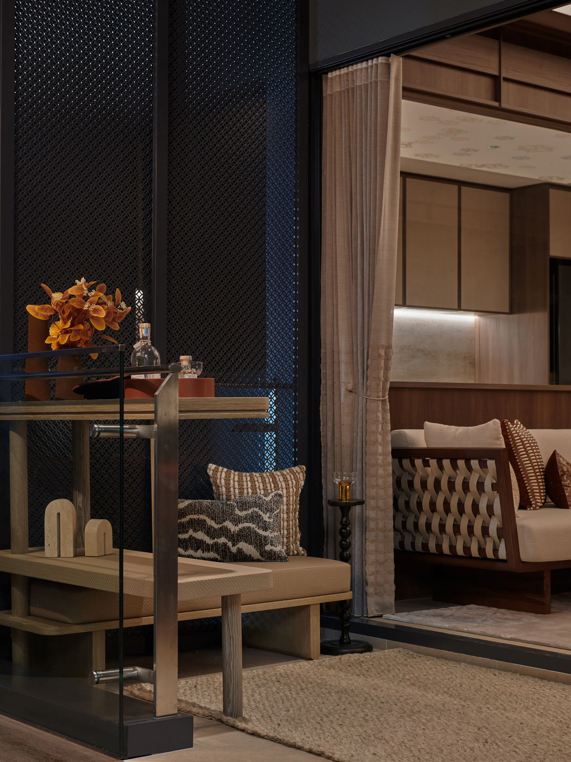 3_Hires 6000px Showflat 095.jpg