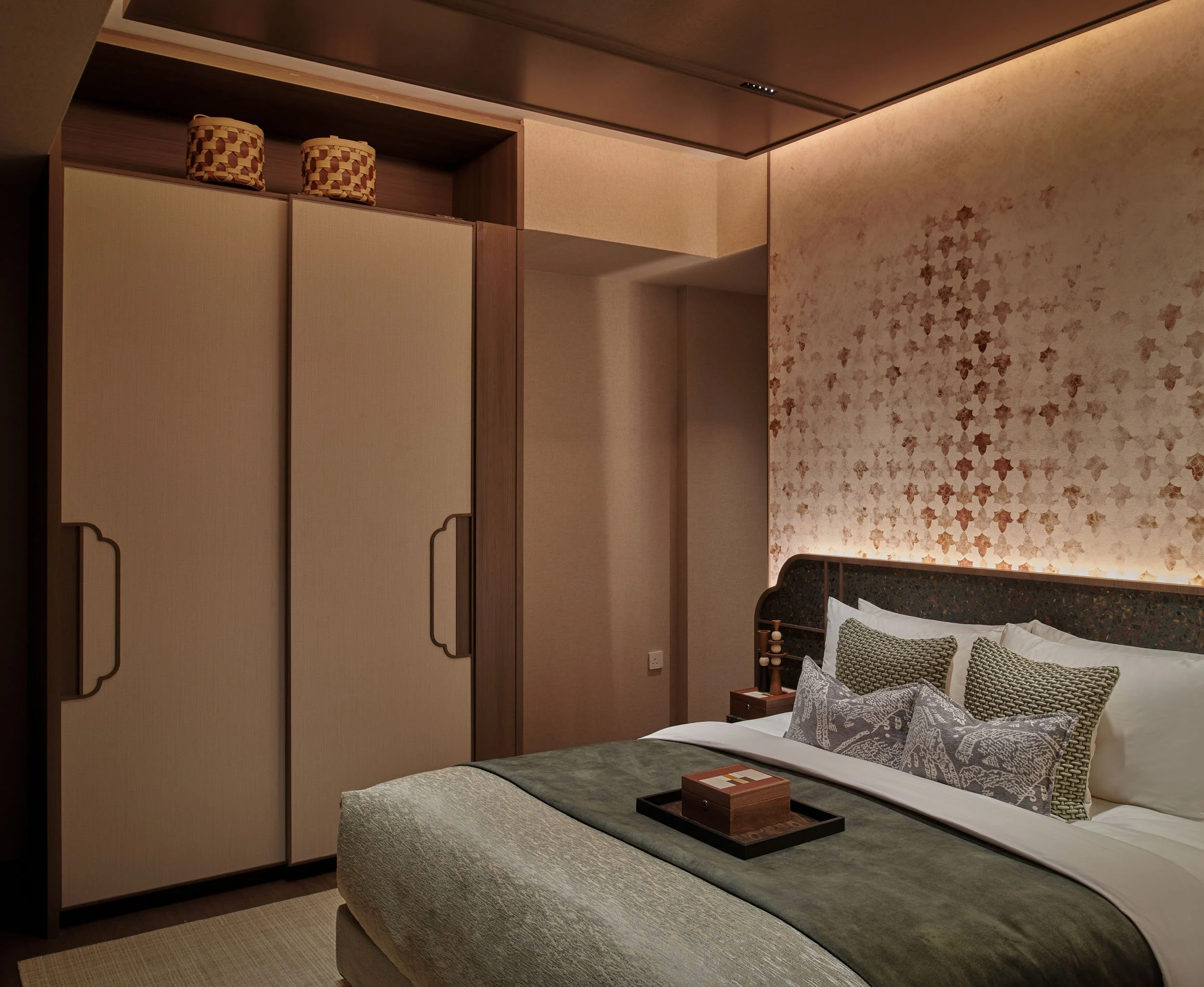17_Hires 6000px Showflat 190.jpg