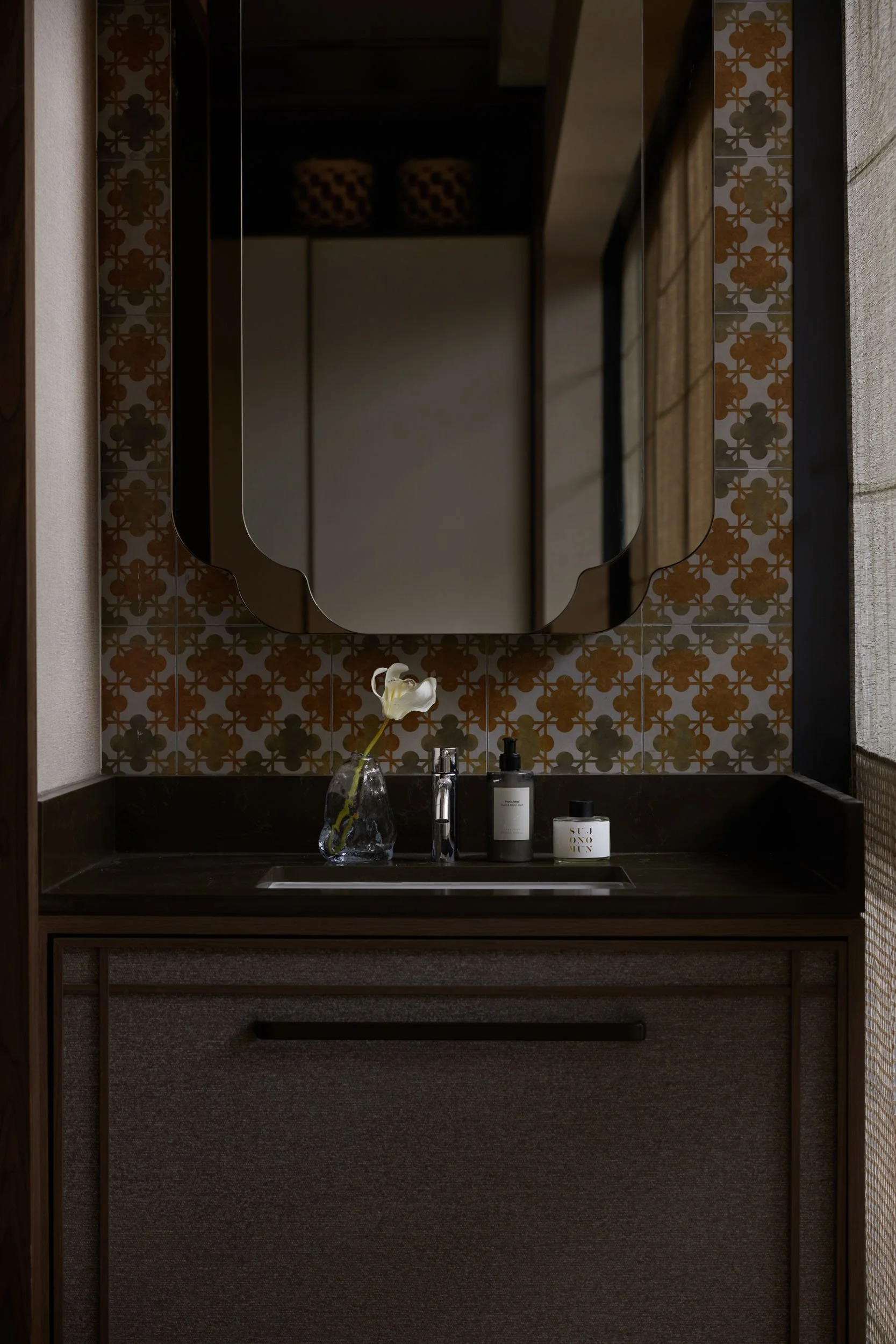 24_Hires Showflat Two 1182.jpg