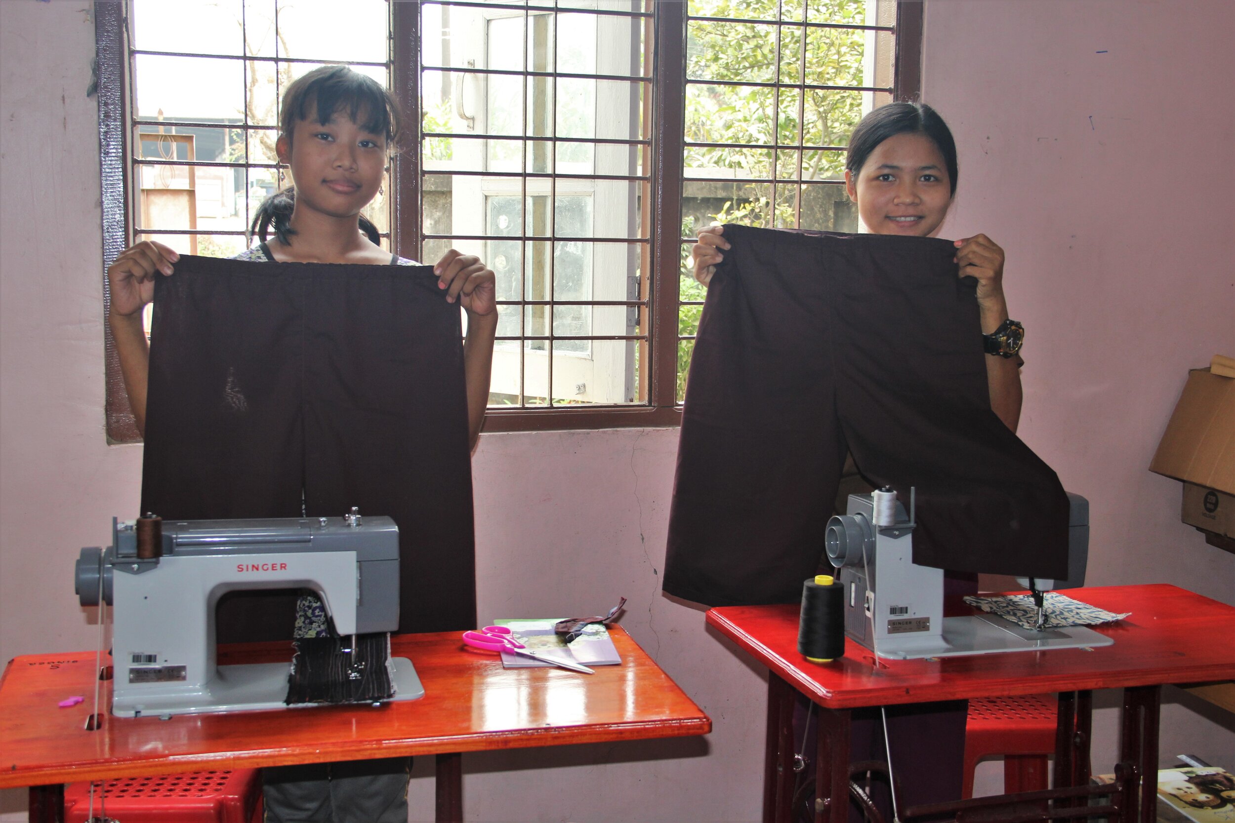 MM.Hope..girls.sewing.clothes.2021.JPG