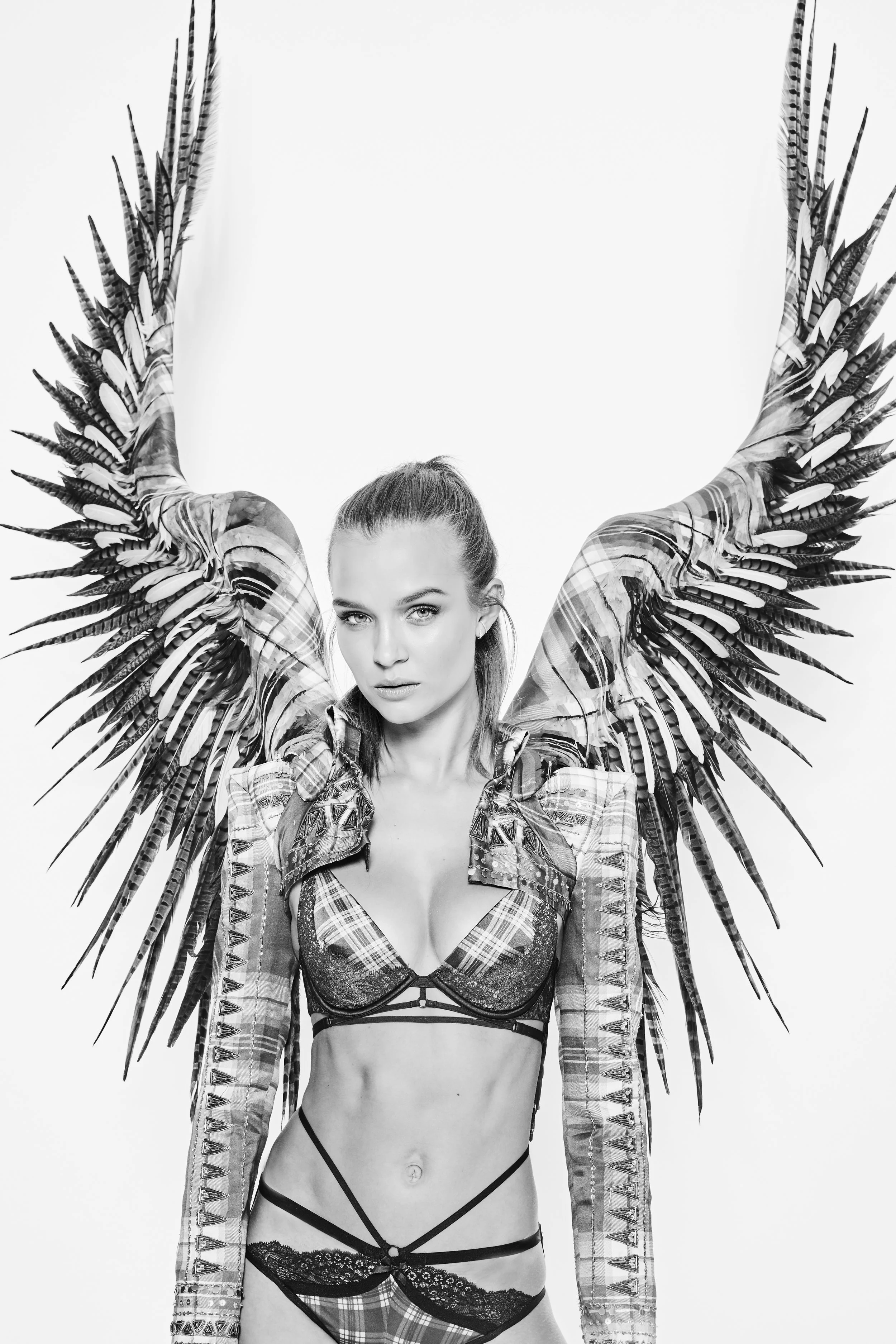 JOSEPHINE-SKRIVER-REFIT-GLAM-L_2018_VSFS_008_RT.jpg