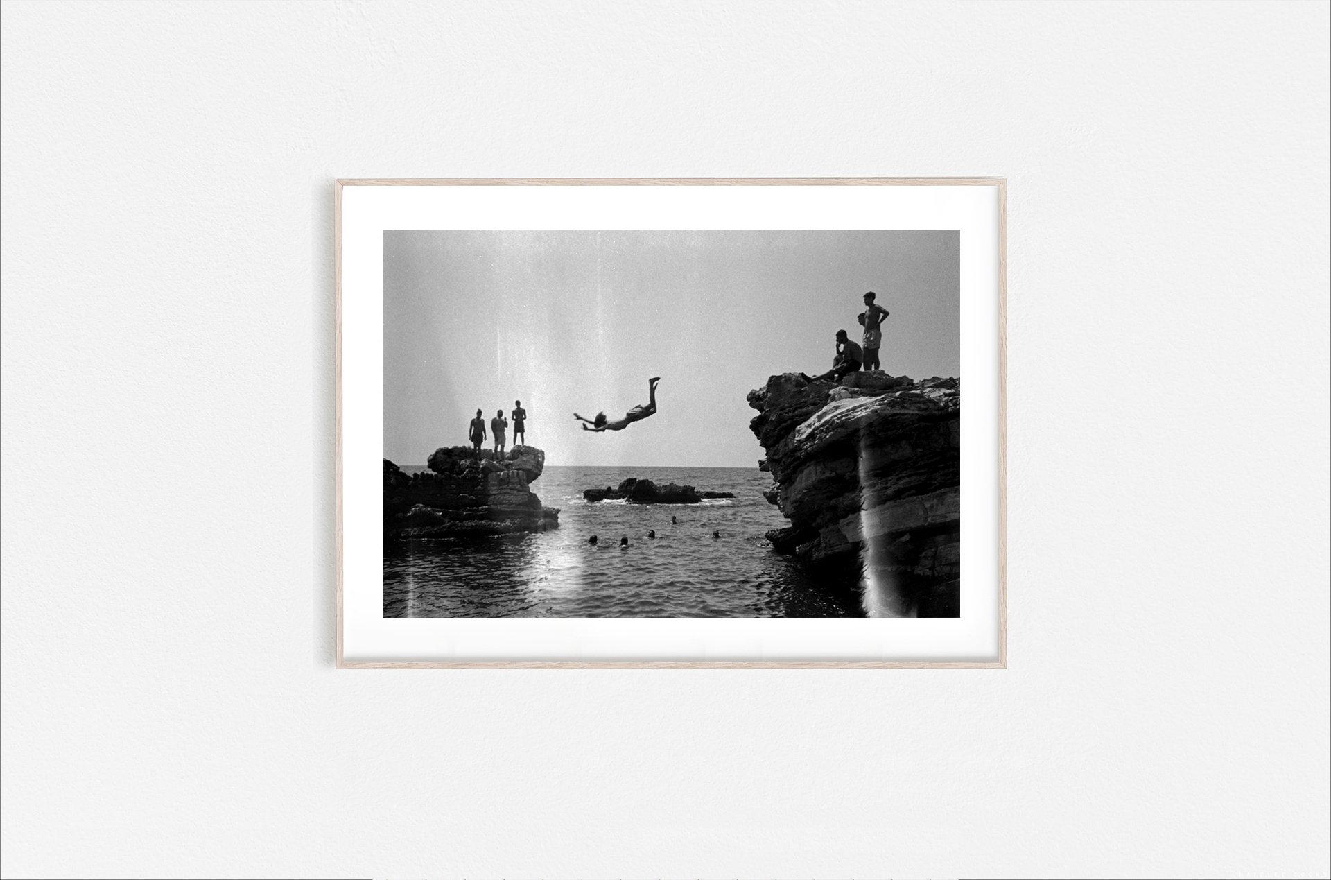 Walid Rashid_FineArtPrints_Flydive_Wooden.jpg