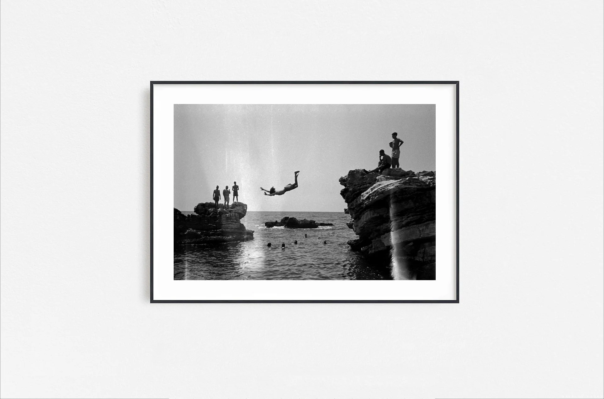 Walid Rashid_FineArtPrints_flydive_blackframe.jpg