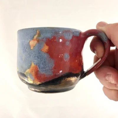Mug8holding.jpg