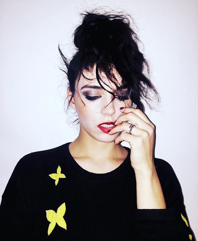 Min veninde Melissa &Oslash;. Danmarks smukkeste fotograf. @melissa88dk #hair #hairstyles #fashion #fashionblogger #design #cool #copenhagen #denmark #room #film#moviestar #80s #makeup #fashination#macmakeup #sonoflone#hatogbriller