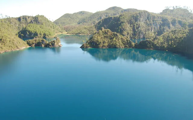 LAGUNA DE MONTEBELLO