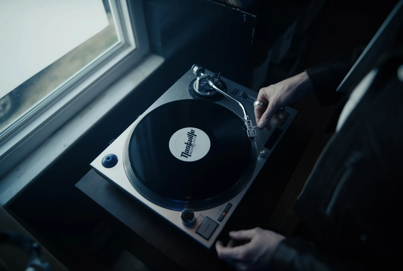 240229 SYNC SOUND SAM PHILLIP.00_23_57_15.Still002.jpg