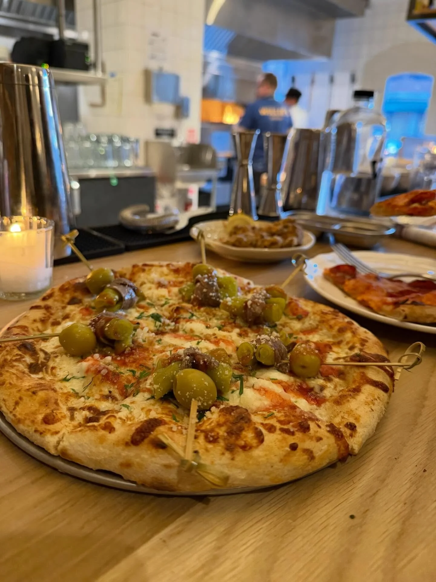 Went to @williesboston for dinner tonight with my family and it was excellent! Pictured here is the Gilda &ldquo;The OG&rdquo; pizza and it was so delicious. Crisp crust on the outside with soft, chewy dough. Congrats to @jamiebiss and everyone invol