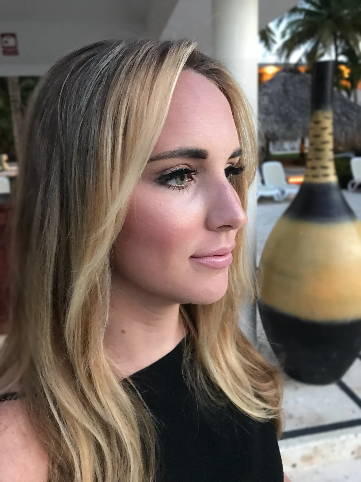 BALAYAGE. STYLING. MAKEUP. 