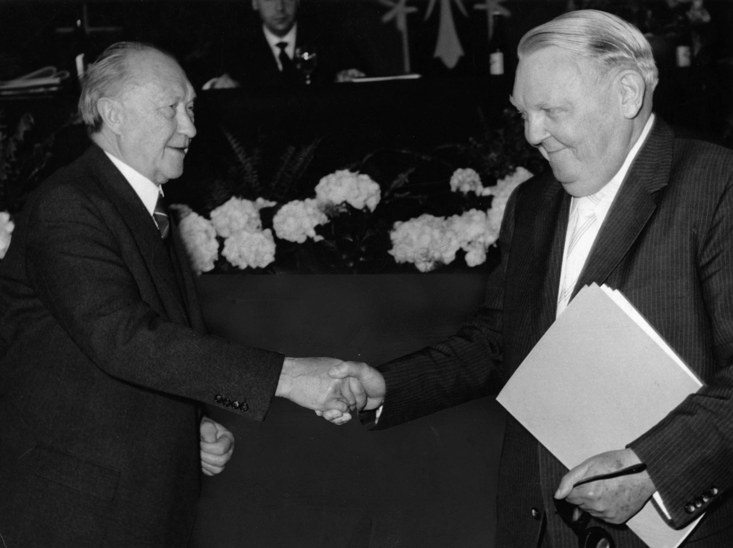 Konrad Adenauer y Ludwig Erhard