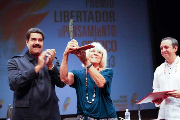 En 2014 Harnecker recibió el Premio Libertador al Pensamiento Crítico 2014 en Venezuela