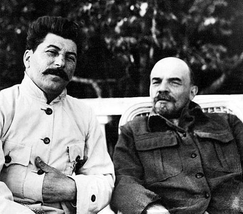  Stalin y Lenin