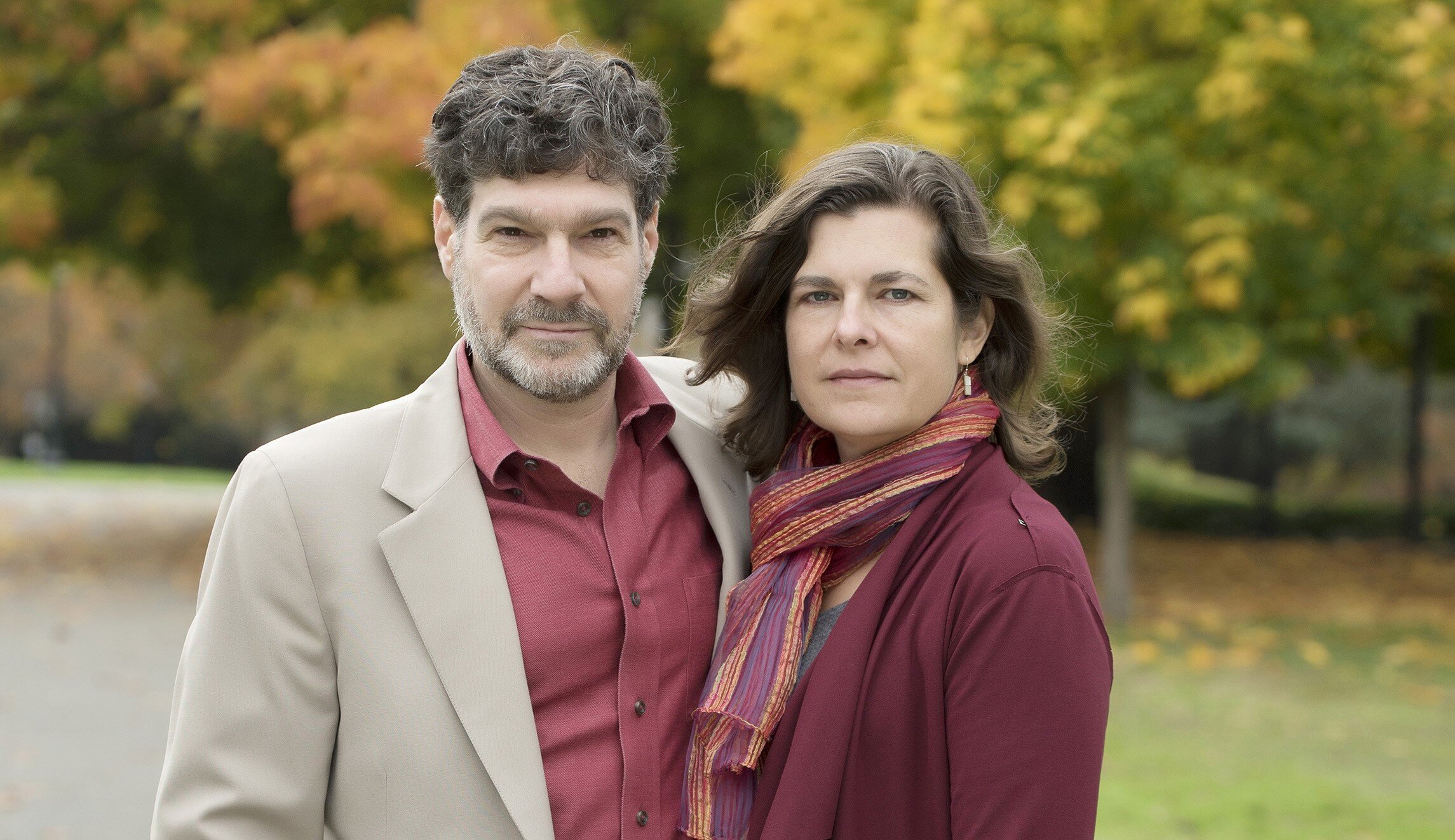 Los biólogos Bret Weinstein y Heath Heying