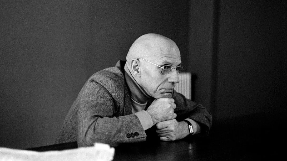1) Michel Foucault: Estado y Biopoder (por Jan Doxrud)