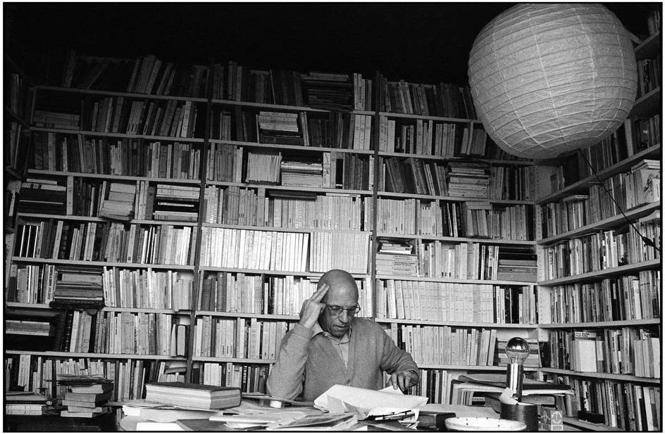2) Michel Foucault: Estado y Biopoder (por Jan Doxrud)