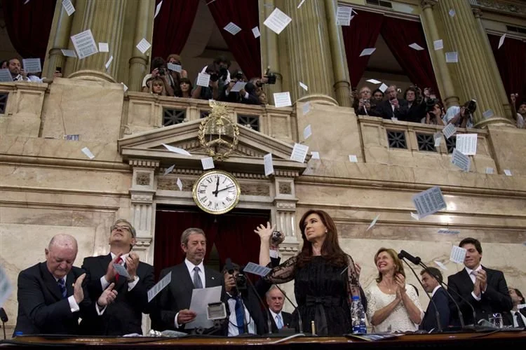 11/14- La turbulenta economía argentina: una mirada panorámica (por Jan Doxrud) 