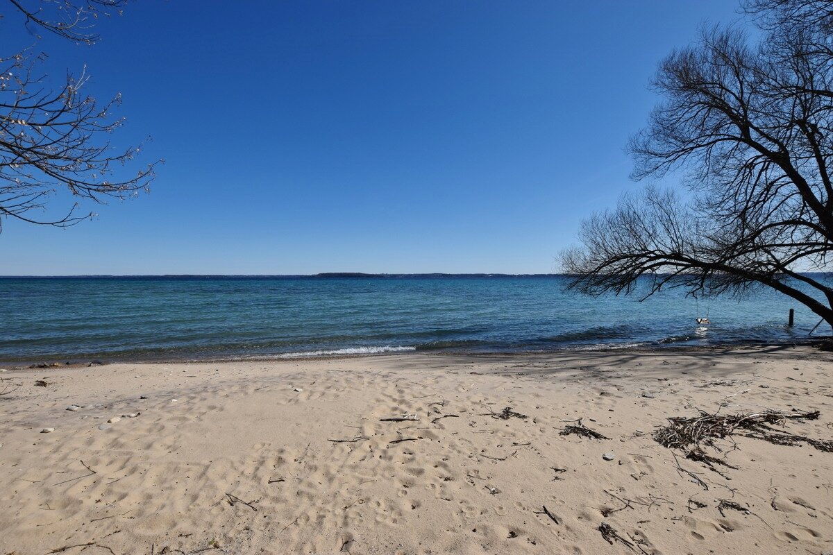 8124 S Shoreside Drive, Traverse City – FOR SALE by Oltersdorf Realty LLC (37).JPG