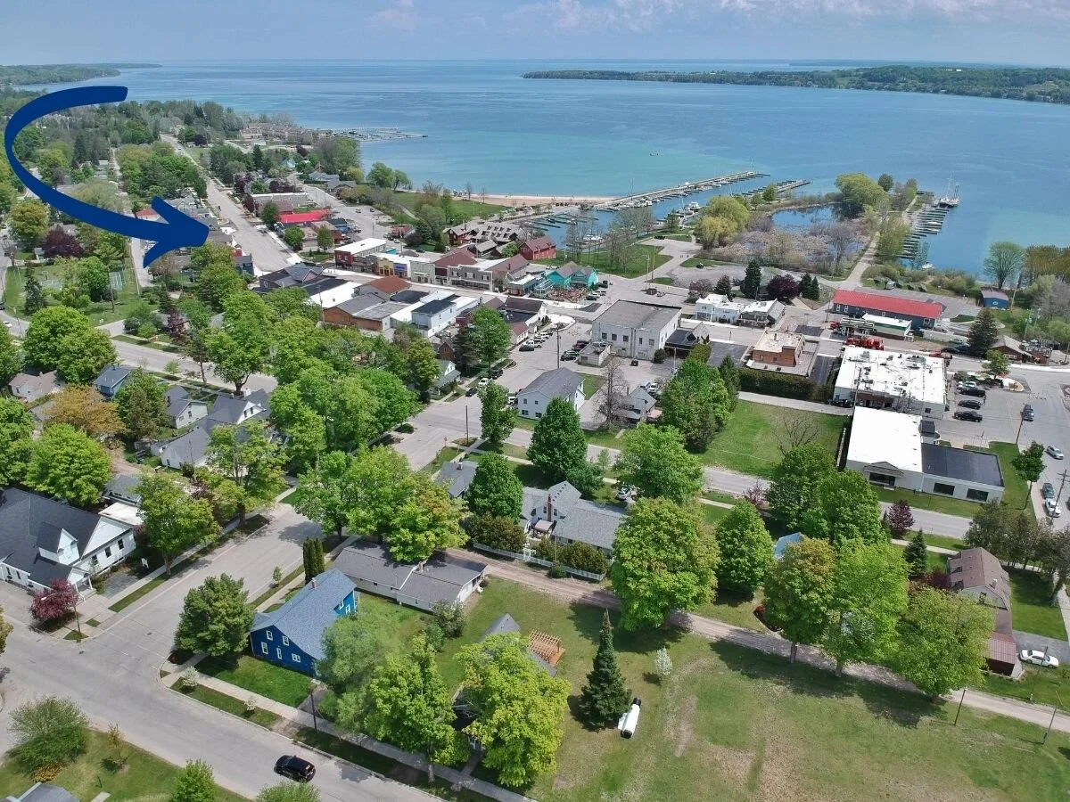 UP TO 2 GUESTS 311 N St Josephs St, Suttons Bay, MI Downtown