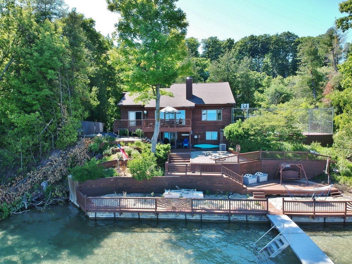 1497 S Nanagosa Trail, Suttons Bay Waterfront Vacation Rental by Oltersdorf Realty.JPG