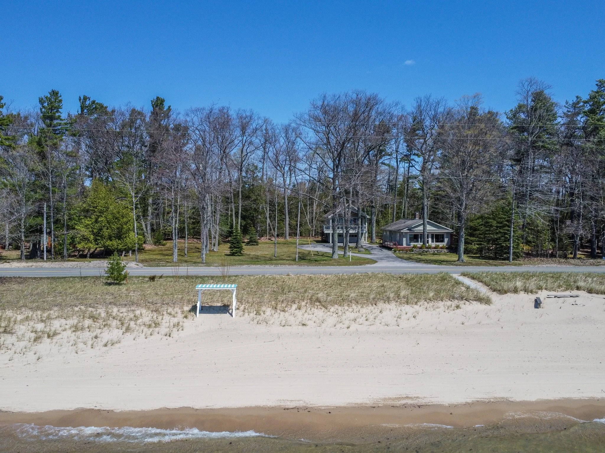 3784 S Lee Point Road, Suttons Bay – FOR SALE by Vicky and Jonathan Oltersdorf, Oltersdorf Realty (9).jpg