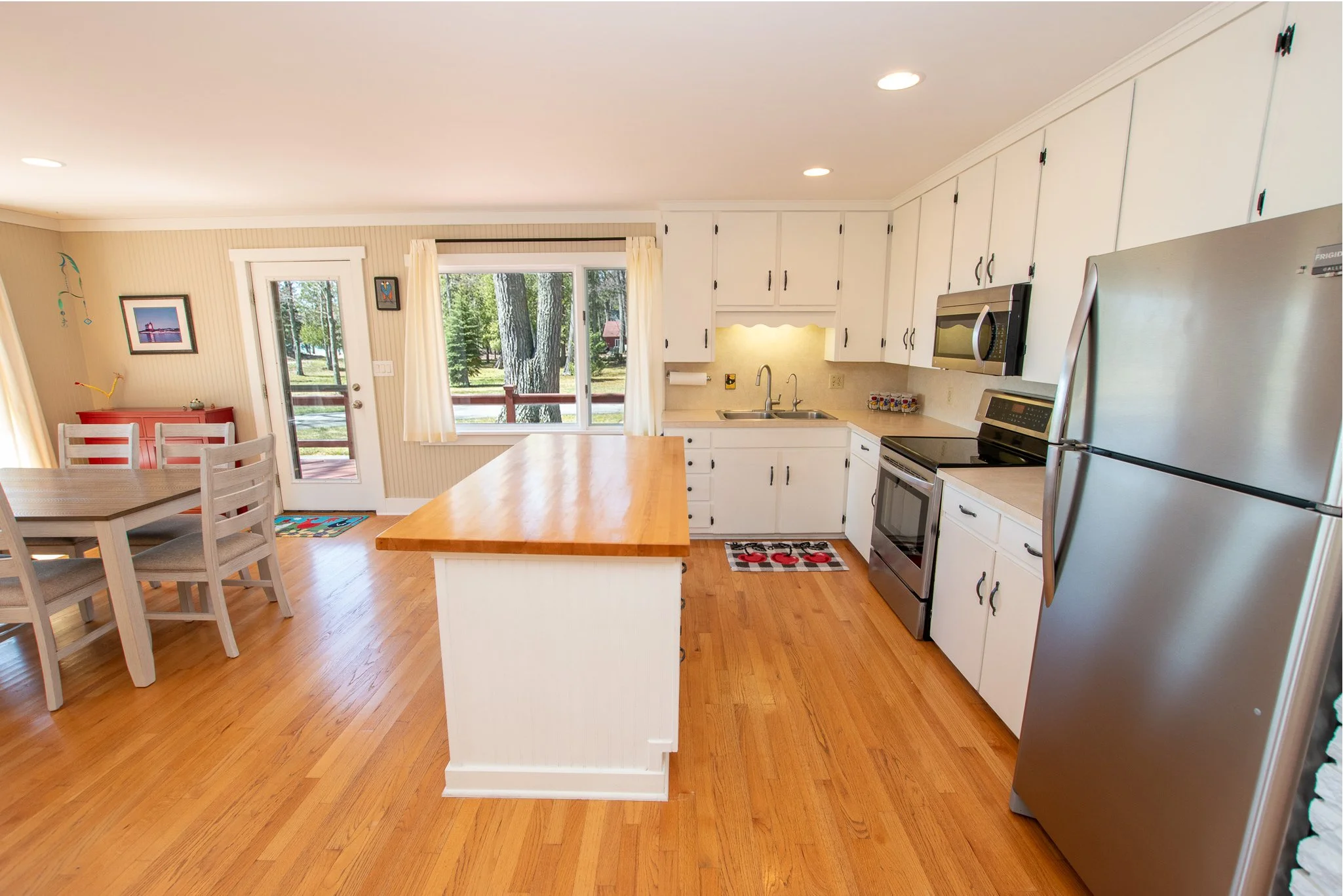 3784 S Lee Point Road, Suttons Bay – FOR SALE by Vicky and Jonathan Oltersdorf, Oltersdorf Realty (25).jpg