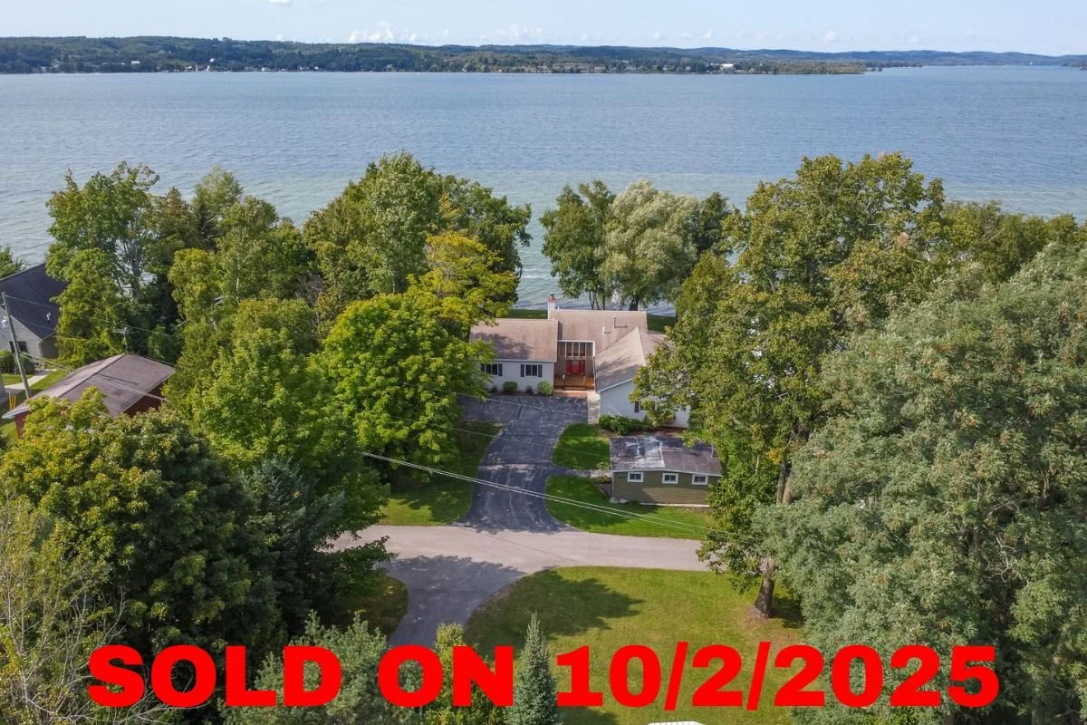 7470+S+Shugart+Shores,+Traverse+City+–+SOLD+by+Jonathan+Oltersdorf,+Oltersdorf+Realty+(1).jpg
