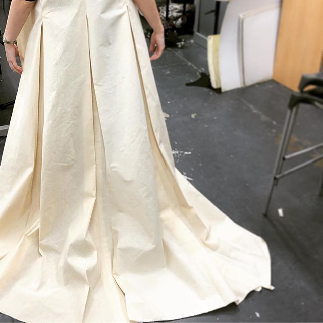 Very excited to show this in its final fabric!🧵 #costume #design #texiles #artstudent #workinprogress #thefall #dress #drafting  #costumedesigner #textiledesign #fabric #studiospace #experimentation #toile #sewing #draping #dressform #handsewing