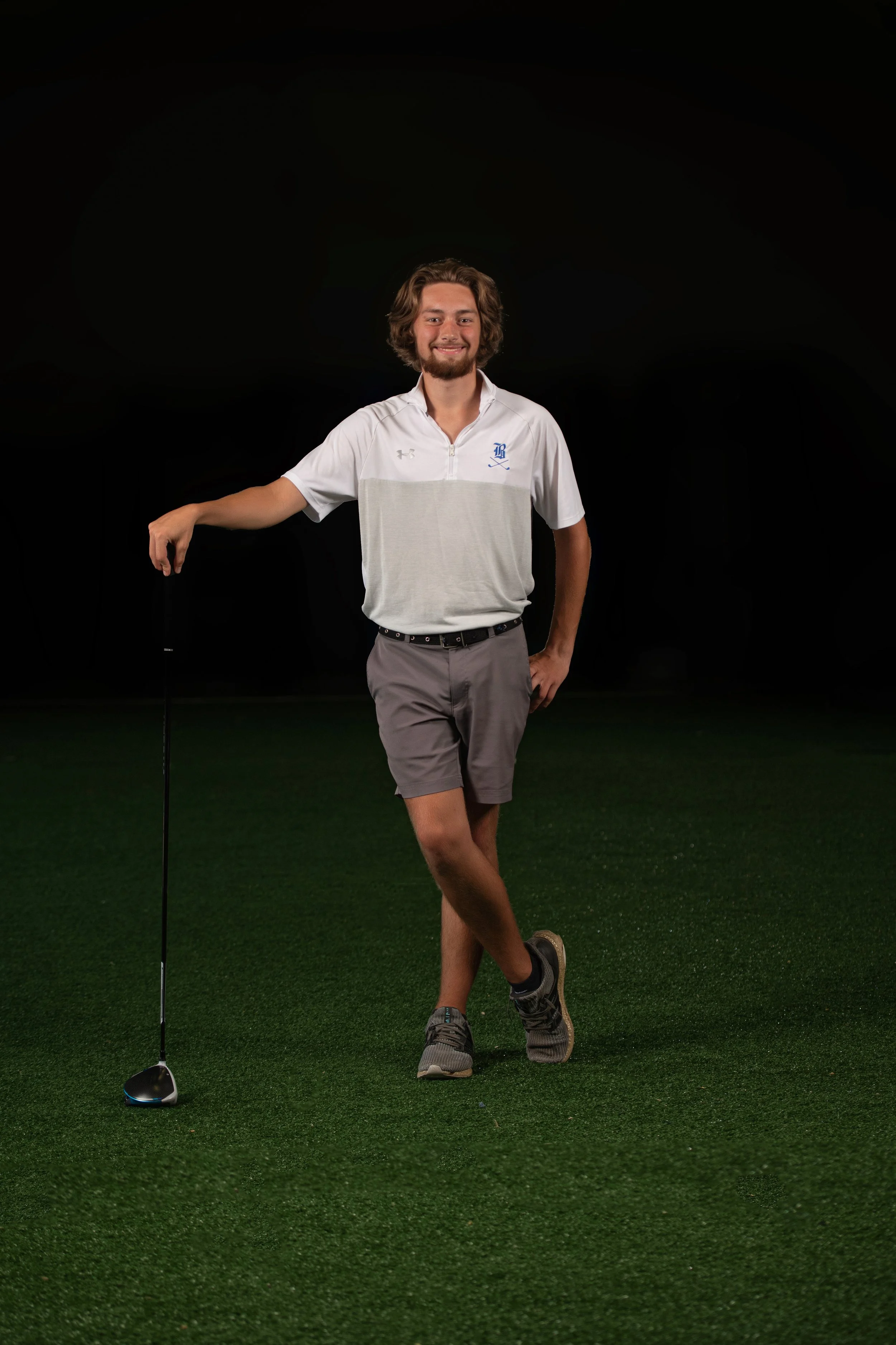 Chattanooga high school golfer photographed for school media day