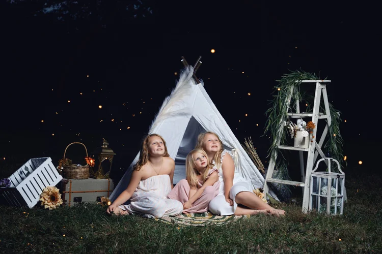 Sibling connection photographed during the Twilight experience