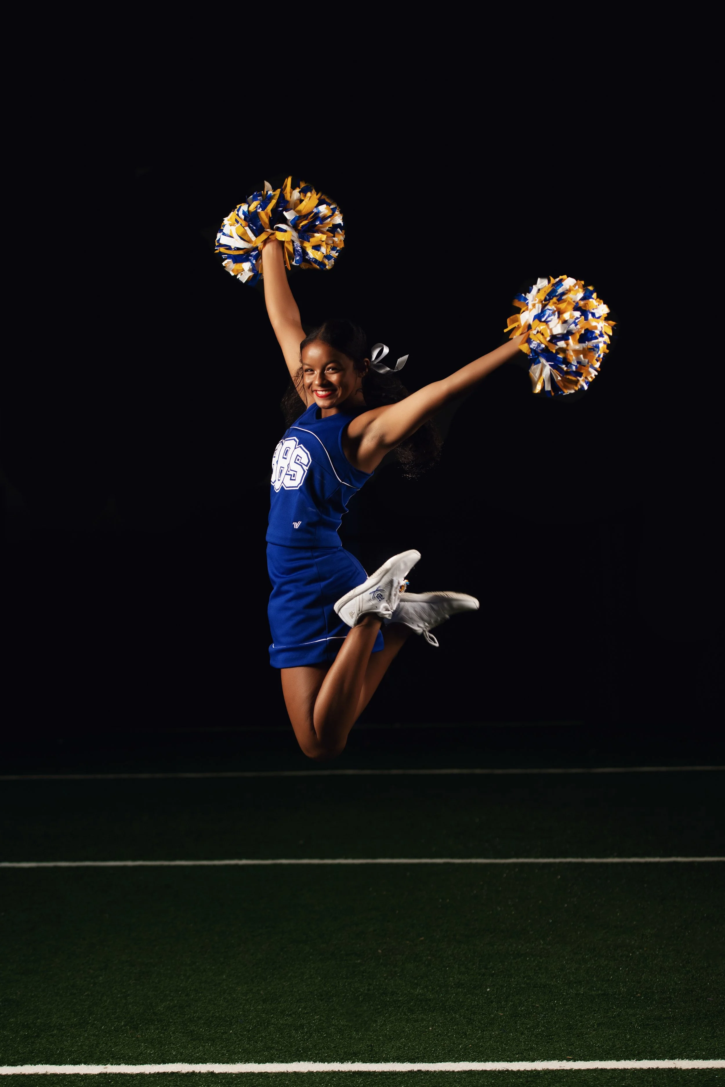 Chattanooga high school cheerleader photographed for school media day