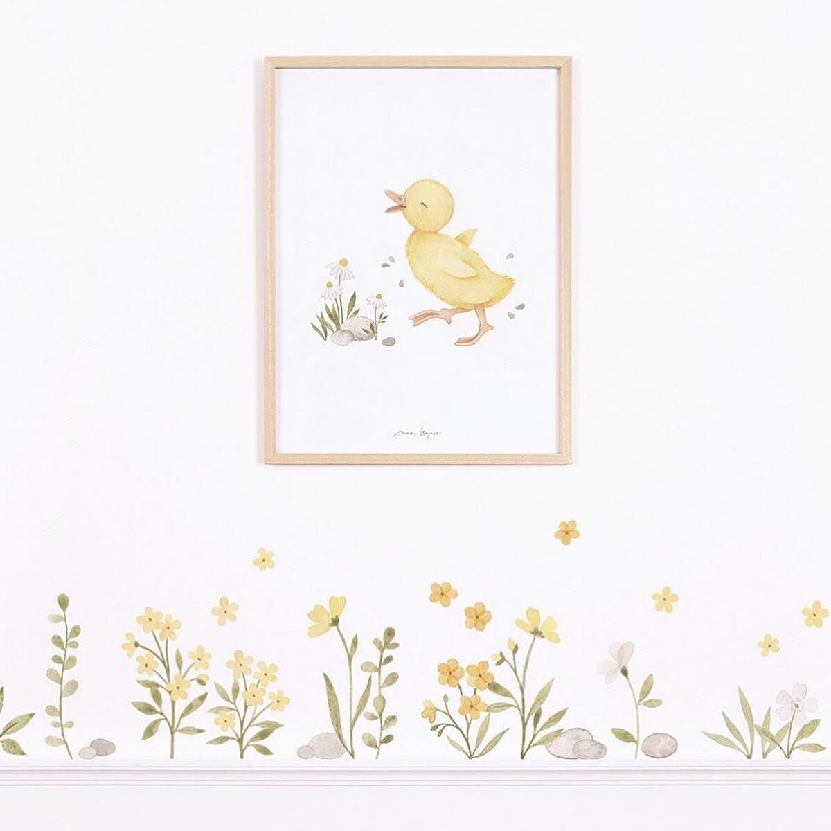🐣Happy Friday lil&rsquo; ducks 🦆💛 I&rsquo;m super excited about &ldquo;Lucky Ducky&rdquo; collection I did exclusively for @lilipinso 🍀 It consist of wallpapers, many baby duck + floral wall decals and a poster. I drew so many little ducks I was 