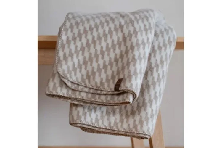 EWFModern_throw_1363-4_WEB05.jpg