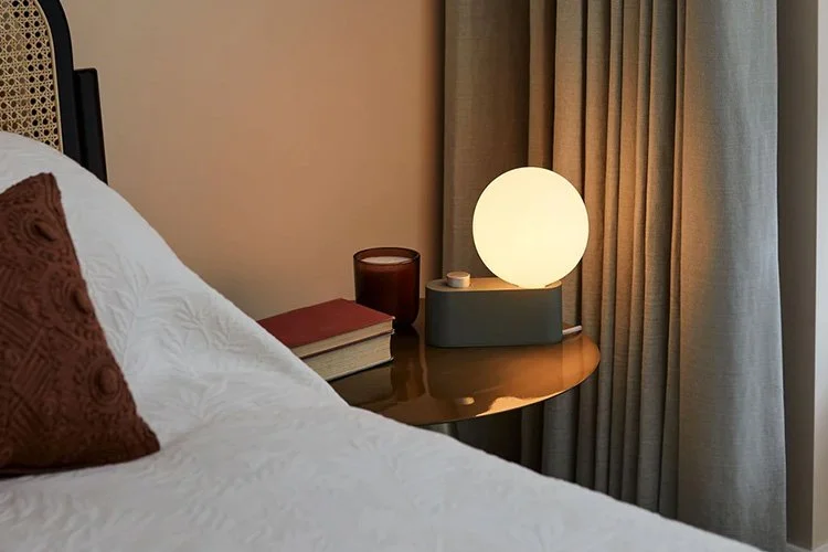 EWFModern_Alumina_Table_Lamp_801_WEB16.jpg
