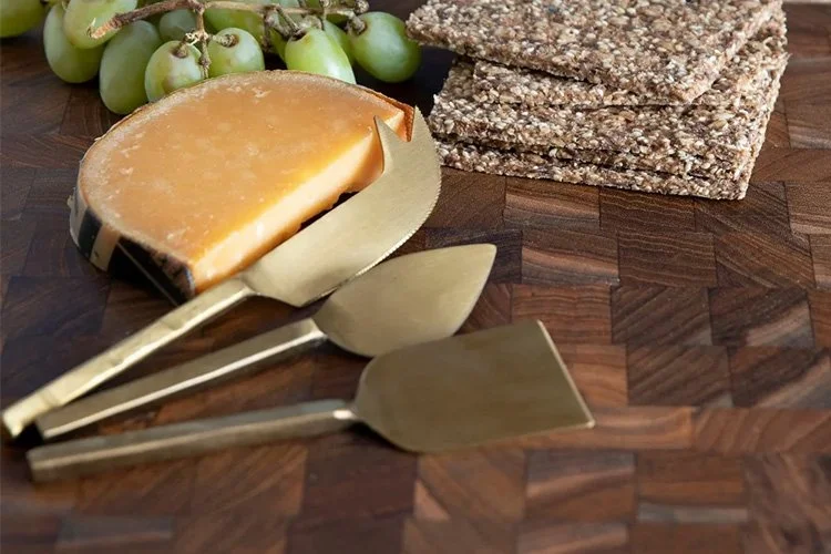 EWFModern_cheese_set_14515_WEB02.jpg