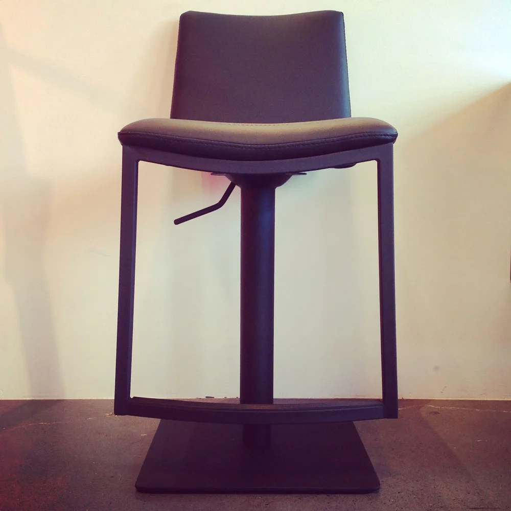 EWFmodern_Stool_5025_ls_WEB.jpg
