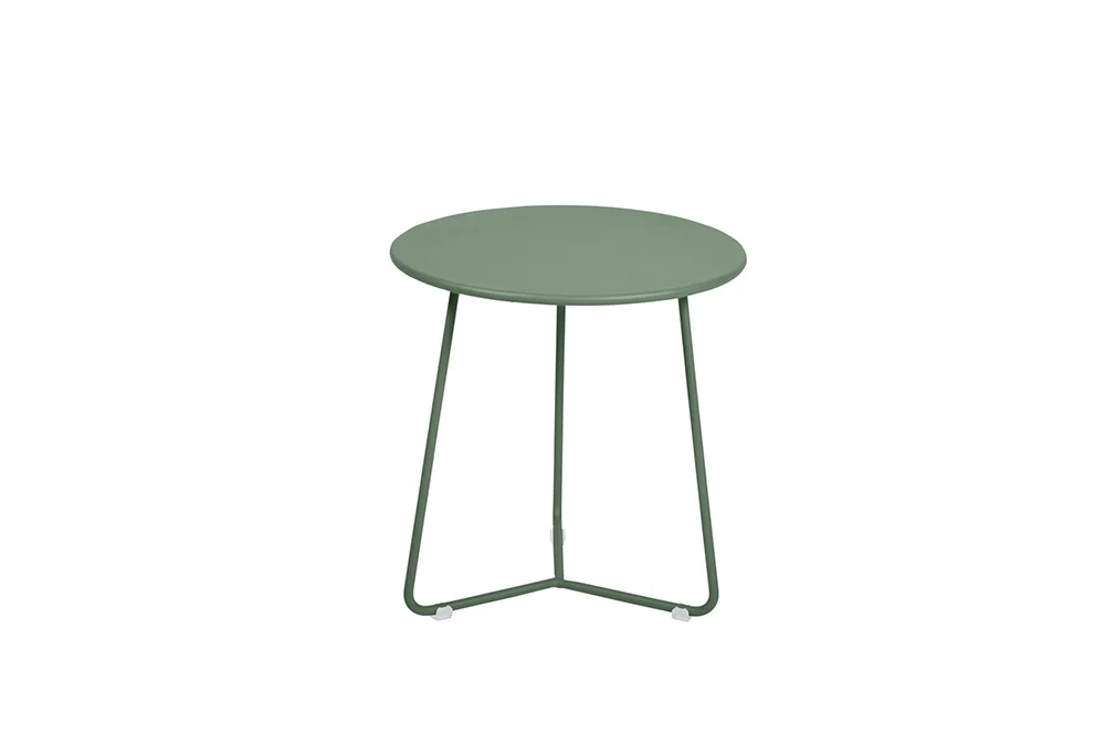 EWFmodern_Outdoor_SideTable_8015_WEB_01.jpg