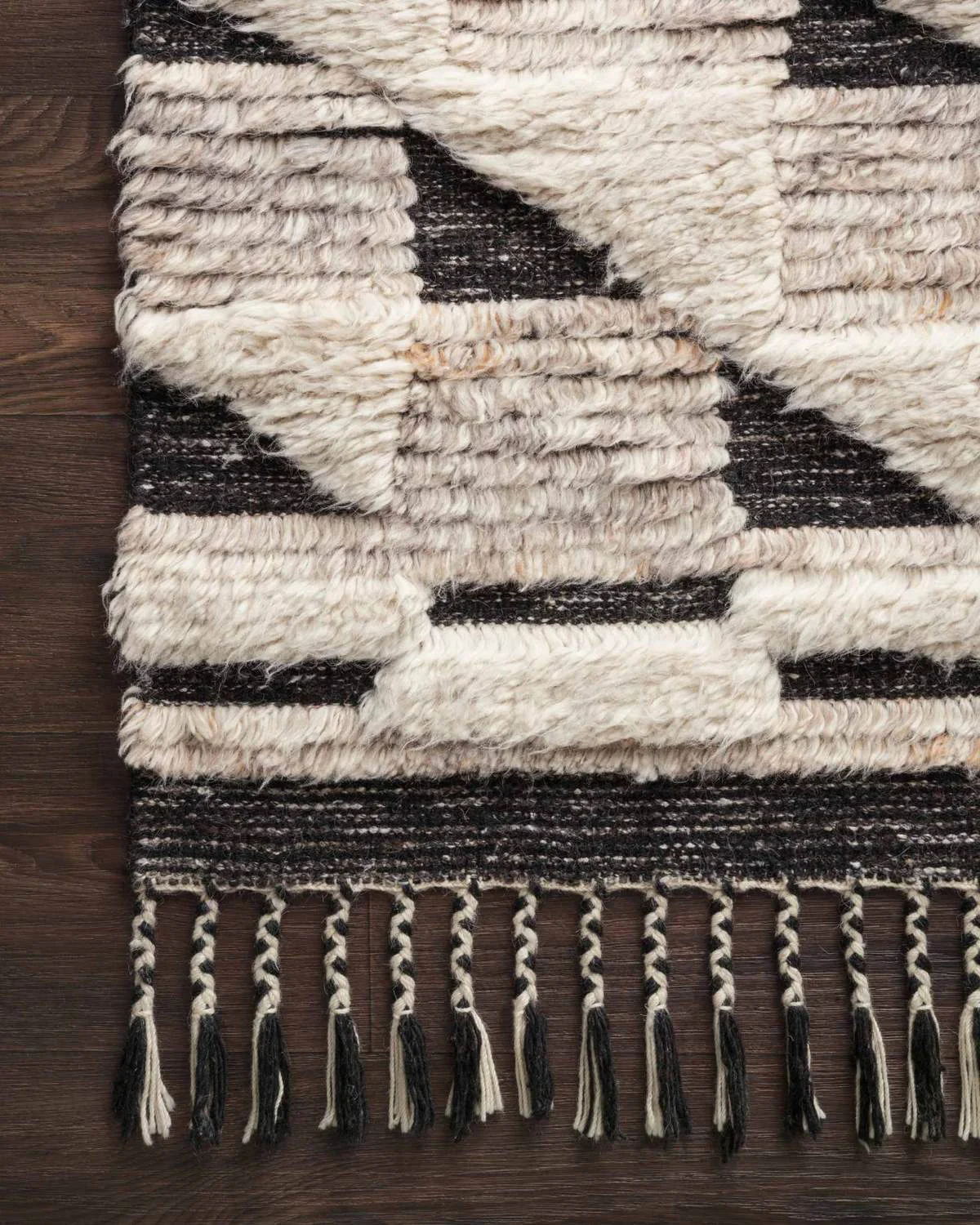 EWFmodern_Rugs_2112_WEB_04.jpg